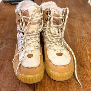 Sorel Ona Ave Trek Tan and Cream Lace-Up Boots